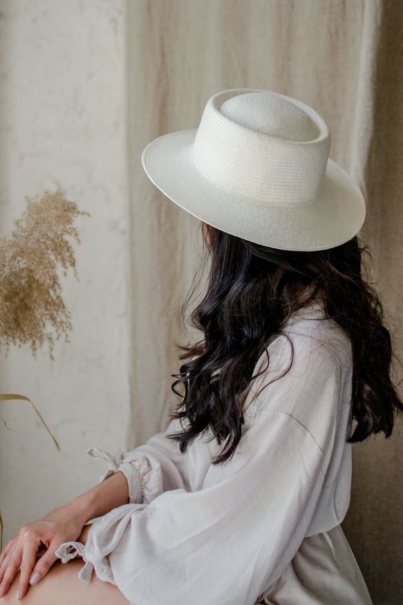 Cоломенний капелюх канотье Білого кольору фото 4 - Palmy