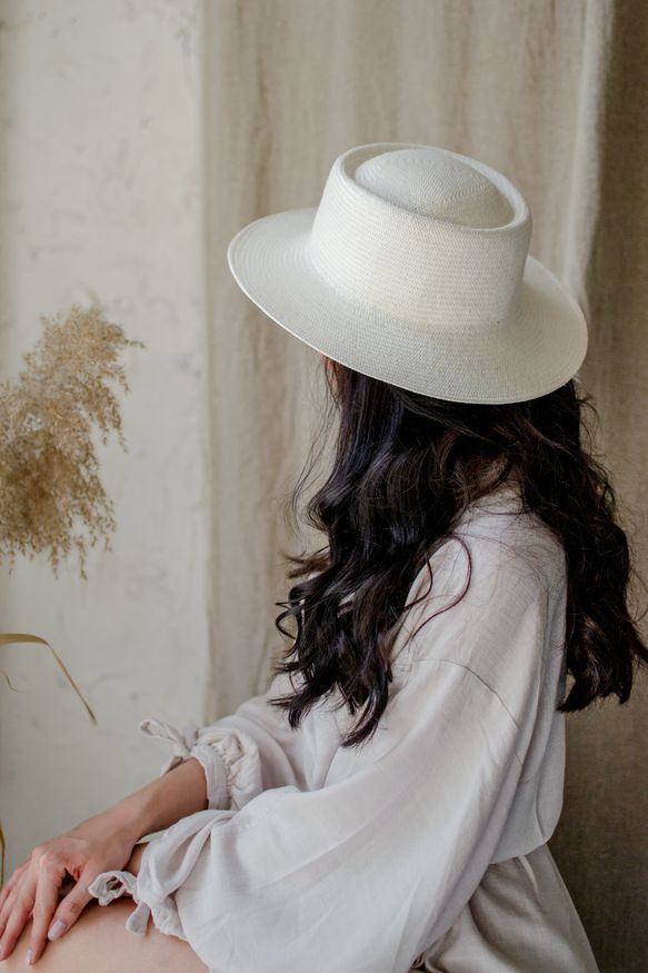 Cоломенний капелюх канотье Білого кольору фото 8 - Palmy