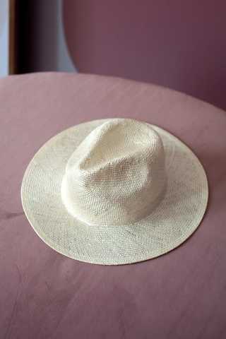 Соломенная шляпа трилби натурального цвета с малыми полями l2luna.ruun [ru]